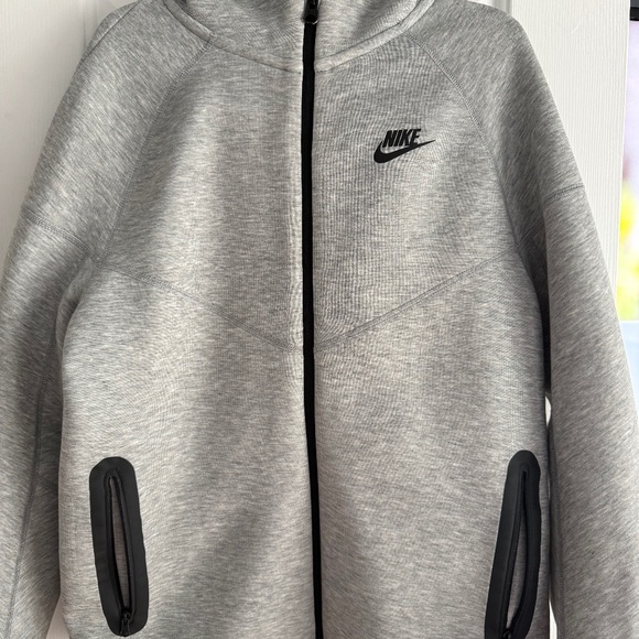 Youth XL Nike Tech set - Picture 1 of 4